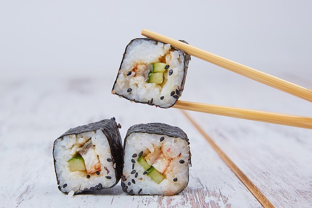 jídlo sushi